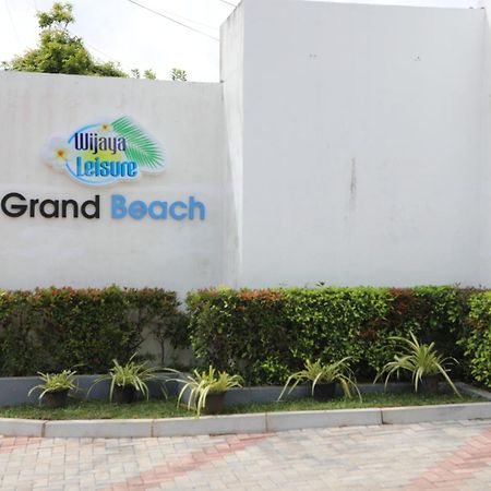 Grand Beach Вадува Екстериор снимка
