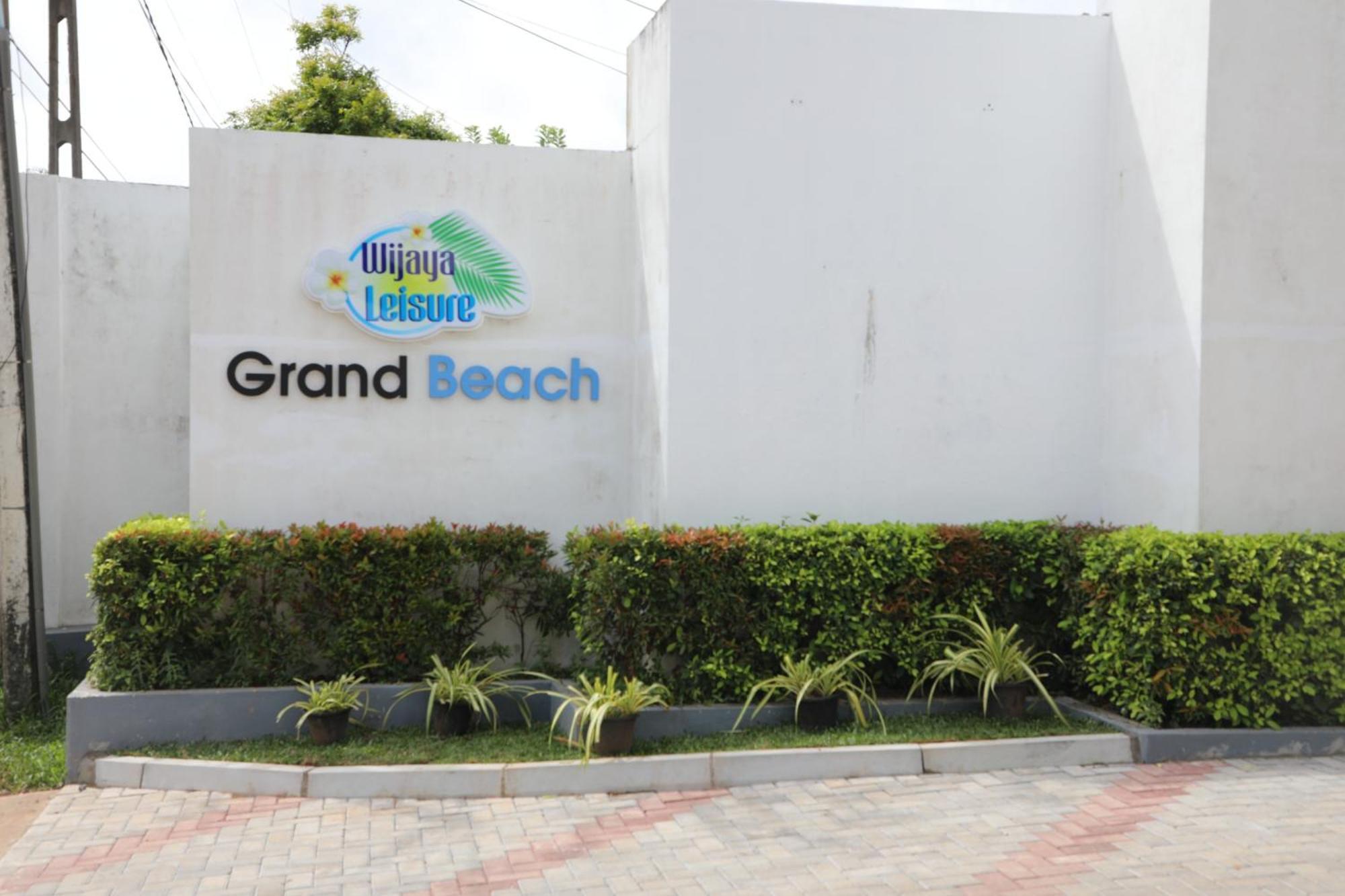 Grand Beach Вадува Екстериор снимка
